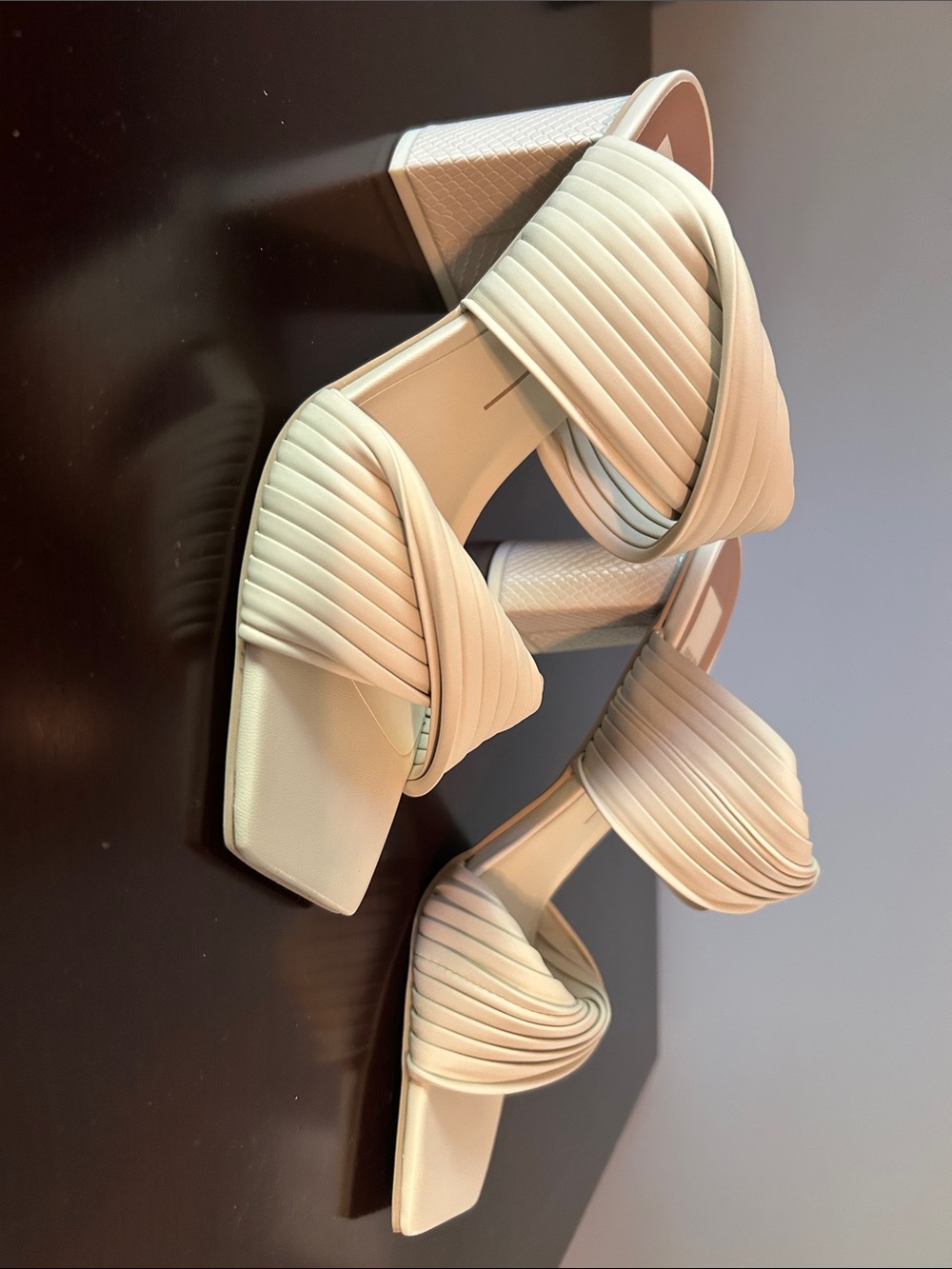 Women’s Dolce Vita Cream Pleated Block Heel Sandals. Size 9.5. New in box.